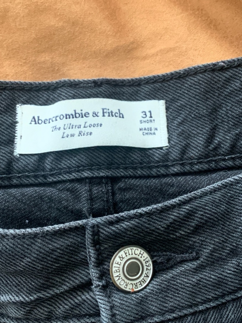 Abercrombie and Fitch loose low rise jeans black 31 short - Picture 3 of 5